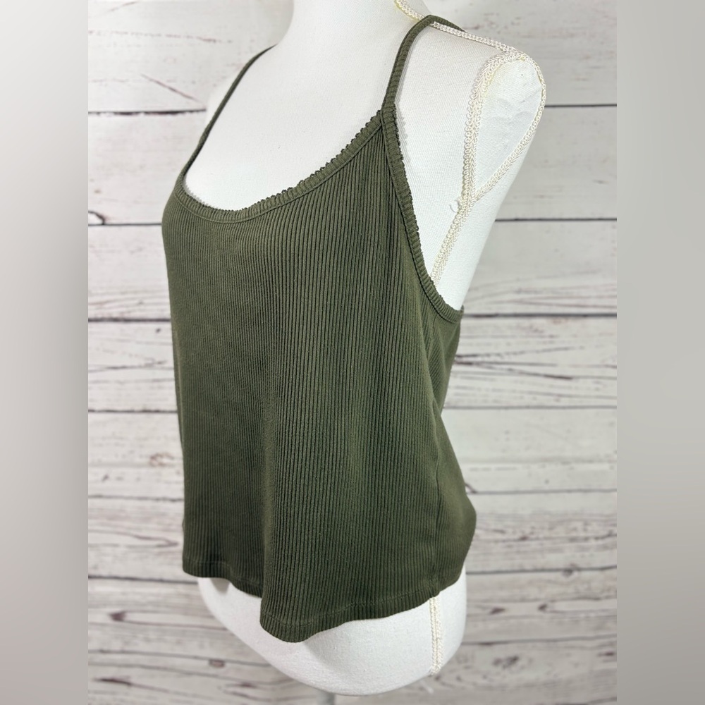 Wild Fable Olive Ribbed Eyelet Crop Tank in Size XXL GUC - Picture 2 of 6